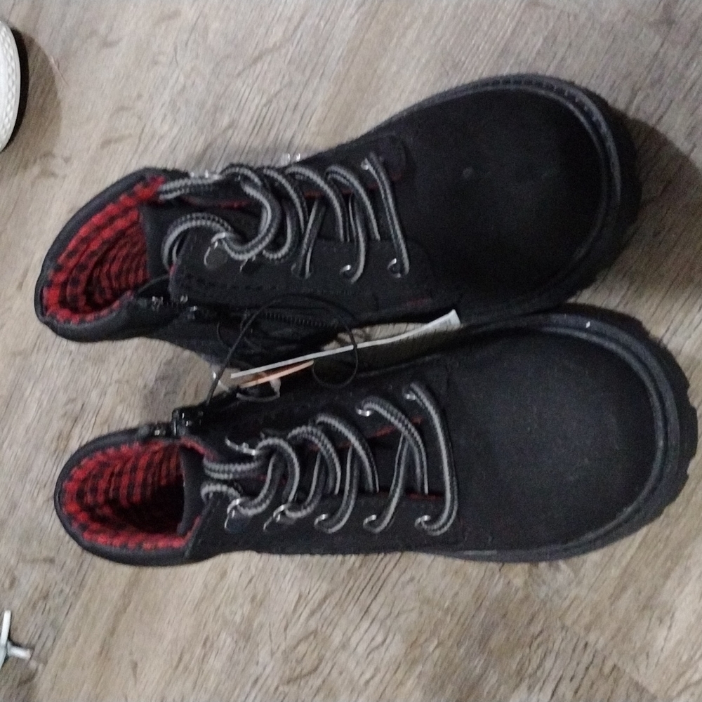 Brand new boots 10T